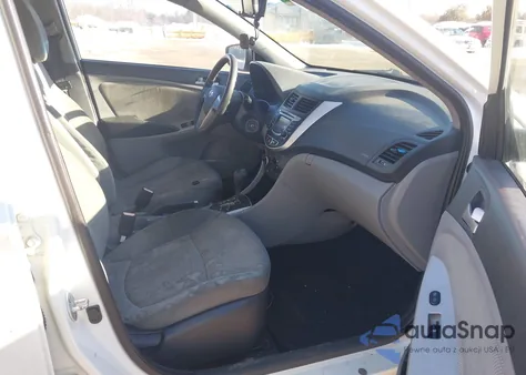 2013 Hyundai Accent Gs z USA, uszkodzony, nr VIN KMHCT5AE2DU116029